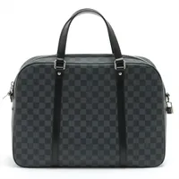 ヴィトン ダミエ グラフィット ポルトドキュマン ヴォワヤージュGM