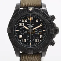 ブライトリング アベンジャー ブライトライト×ラバー QZ 黒文字盤