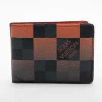 ルイ・ヴィトン ダミエ グラフィット ジャイアント ポルトフォイユ･ミュルティプル 型番