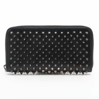 クリスチャンルブタン パネトーネ ロックスタッズスパイク レザー