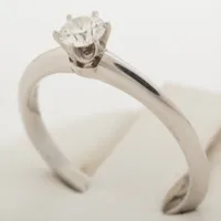 ティファニー ソリテール ダイヤ リング PLAT