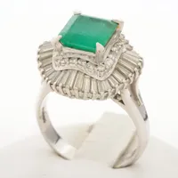 ノンブランド エメラルド ダイヤ リング Pt900