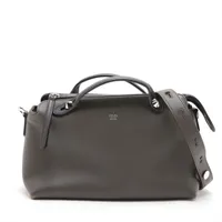 フェンディ バイザウェイ ミディアム レザー 2WAYショルダー フェンディ バイザウェイ ミディアム レザー 2WAYショルダー