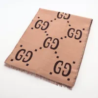 上品コーデはコレで安心！ グッチ ブラウン マフラー ウール×シルク 495592 GGジャカード 小物