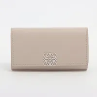 ロエベ アナグラム レザー キーケース アイボリー ＡＢランク