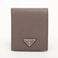 プラダ レザー 二つ折り財布 グレー ＡＢランク