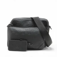 ヴィトン モノグラムシャドウ トリオ メッセンジャー M46602 ブラック Ａランク