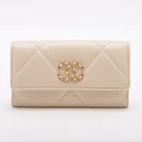 シャネル シャネル19 ラムスキン ベージュ ゴールド金具 ＡＢランク