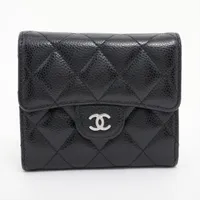 新作2024CHANELネイビーキャビアスキンパースほぼ未使用 新作2024CHANELネイビーキャビアスキンコインパースほぼ未使用