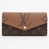 ヴィトン モノグラム ジャイアント リバース ポルトフォイユサラ