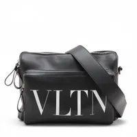 ヴァレンティノガラヴァーニ VLTN レザー ショルダーバッグ ブラック ＡＢランク