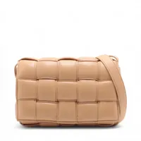 ボッテガヴェネタ マキシイントレチャート パデッドカセット レザー ショルダーバッグ ベージュ