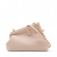 フェンディ ファースト レザー 2WAYショルダーバッグ ベージュ