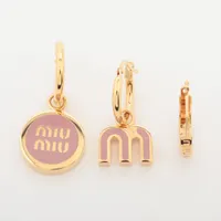 ◇ミュウミュウ◇5ZH011/レザー/ポーチ/ブランド ミュウミュウ 5ZH011 レザー ポーチ ネイビー ABランクの買取