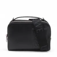 クロスボディ カメラバッグ ロエベ　ブラック　ショルダーバッグ クロスボディ カメラバッグ ミニ（ソフトグレインカーフ