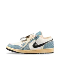 NIKE AIR ネイビー/デニム スニーカー Nike Air More Uptempo 