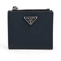 【現行・未使用級】RFID掲載 プラダ 二つ折り 小銭入れ付 サフィアーノレザー 現行・未使用級】RFID掲載 プラダ 二つ折り 小銭入れ付