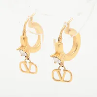 ヴァレンティノ Vロゴ GP×ラインストーン ピアス(両耳用) ゴールド