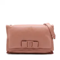 フェラガモ ヴィヴァボウ レザー チェーンショルダーバッグ ピンク