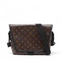 ヴィトン モノグラム マカサー マグネティック・メッセンジャー M45557 ブラウン