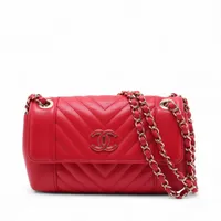 シャネル シェブロン ラムスキン レッド ゴールド金具