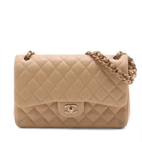 シャネル デカマトラッセ30 ラージ キャビアスキン ベージュ ゴールド金具