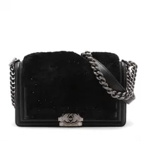 シャネル マトラッセ ラムスキン クラッチバッグ がま口 ブラック