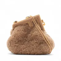 フェンディ ファースト ムートン チェーンウォレット ブラウン