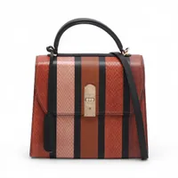 フェラガモ ヴァラ リザード型押し 2WAYショルダーバッグ ブラック