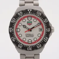 タグホイヤー コネクテッド モジュラー45 キングスマン スペシャル