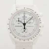 オメガ×スウォッチ スピードマスター ミッション トゥ ムーンフェイズ SO33W700 CE×ナイロン QZ ホワイト文字盤