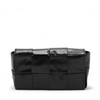 ボッテガヴェネタ マキシイントレチャート カセット レザー コンパクト