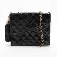 シャネル マトラッセ パテントレザー フリンジ ブラック ゴールド金具