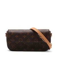 ヴィトン モノグラム ウォレット オン チェーン アイビー M81911 ブラウン