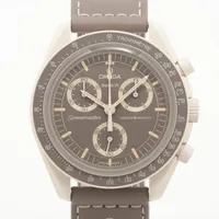 オメガ×スウォッチ スピードマスター ミッション オン アース デザート SO33T103 CE×ナイロン QZ グレー文字盤