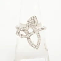 ハリーウィンストン リリークラスター ダイヤ Pt950