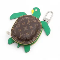 ヴィトン キーホルダーLVタートル M01471 PVC×レザー チャーム グリーン