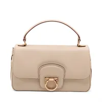 フェラガモ ガンチーニ レザー ハンドバッグ ベージュ