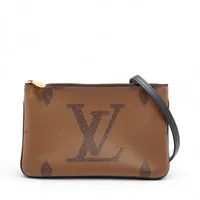 ヴィトン モノグラム ジャイアント リバース ポシェット ドゥーブルジップ M69203 ブラウン