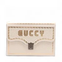 グッチ グッシー レザー クラッチバッグ ベージュ