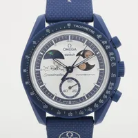 オメガ×スウォッチ スピードマスター ミッション トゥ アースフェイズ SO33N703L CE×ラバー QZ ホワイト文字盤