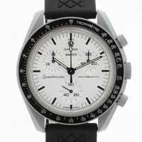 オメガ×スウォッチ スピードマスター ミッション トゥ ムーン SO33M106 QZ ホワイト文字盤