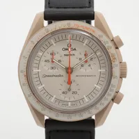 オメガ×スウォッチ ミッショントゥジュピター SO33C100 CE×ナイロン QZ ベージュ文字盤