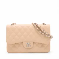 シャネル デカマトラッセ30 ラージ キャビアスキン ベージュ シルバー金具