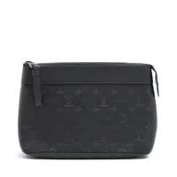 ヴィトン モノグラムシャドウ ポシェット ヴォワヤージュ スープル M82545 ブラック