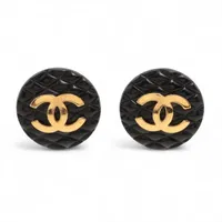 シャネル ココマーク マトラッセ GP×レジン イヤリング(両耳用) 25 ブラック×ゴールド