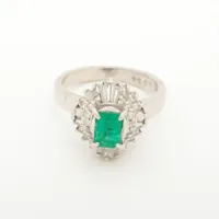 ノンブランド 翡翠 ダイヤ ブローチ Pt900 Bランクの買取実績価格