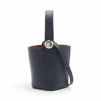 ロエベ ぺブル バケット レザー 2WAYショルダーバッグ ネイビー