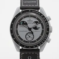 オメガ×スウォッチ スピードマスター ミッション トゥ アースフェイズ SO33M700 CE×ナイロン QZ グレー文字盤