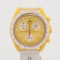 オメガ×スウォッチ スピードマスター ミッション トゥ サン SO33J100 CE×ナイロン QZ イエロー文字盤